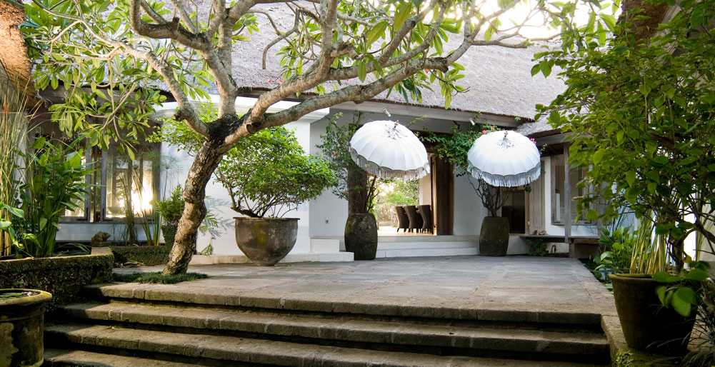 Atas Ombak - Entrance